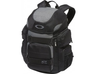 $33 off Oakley Enduro 30L Laptop Backpack - Blackout