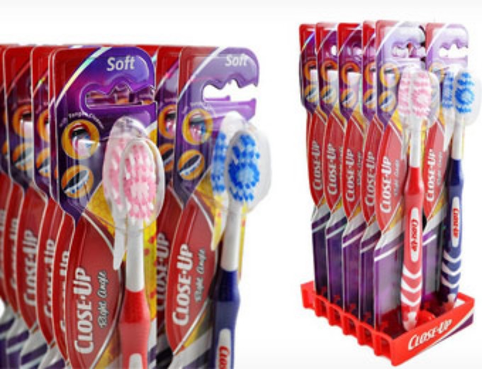 12-Pack Close-Up Right Angle Toothbrushes